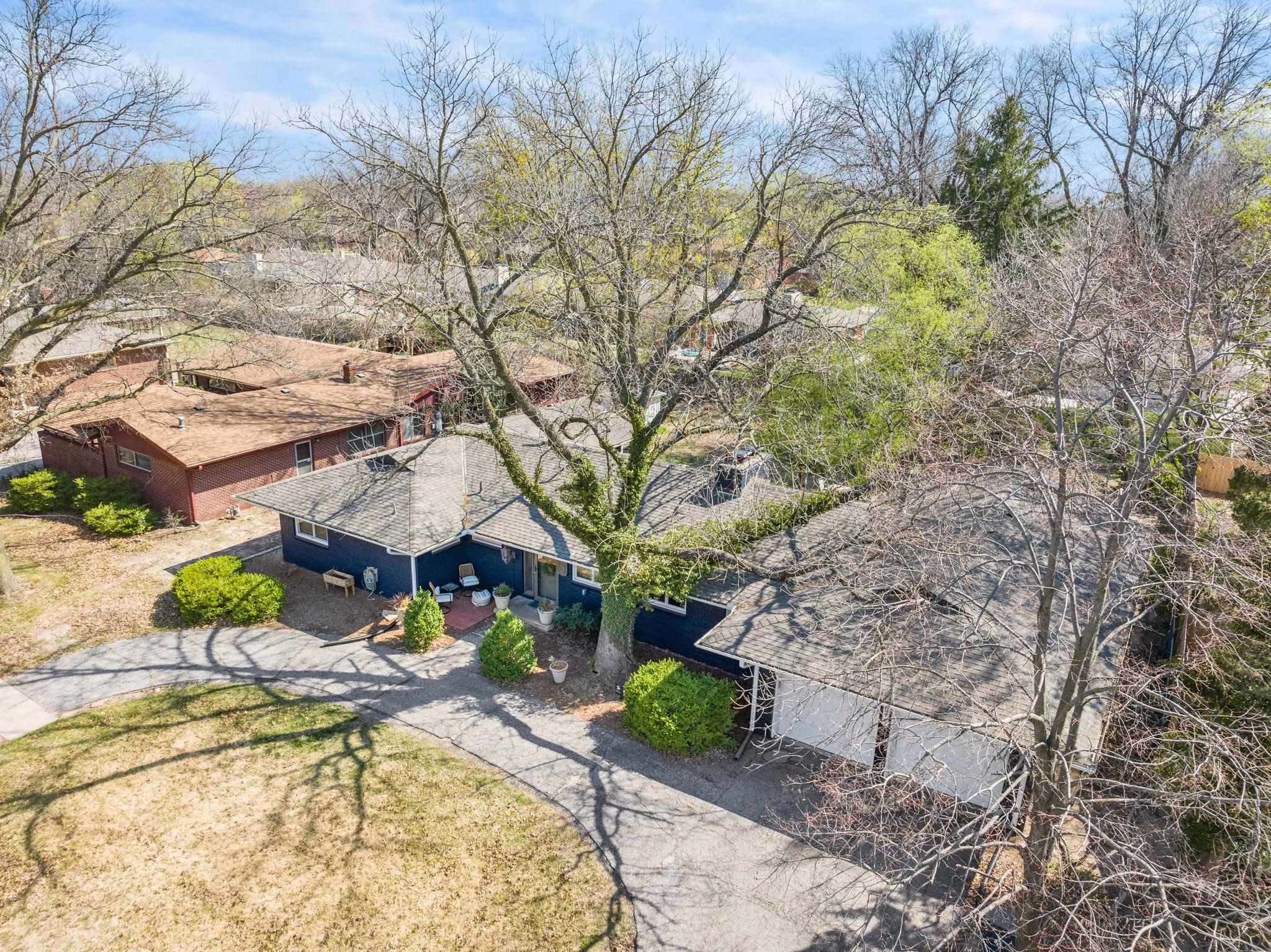 Wichita, Kansas 67208, United States, 3 Bedrooms Bedrooms, ,2 BathroomsBathrooms,Residential,Pending,62444