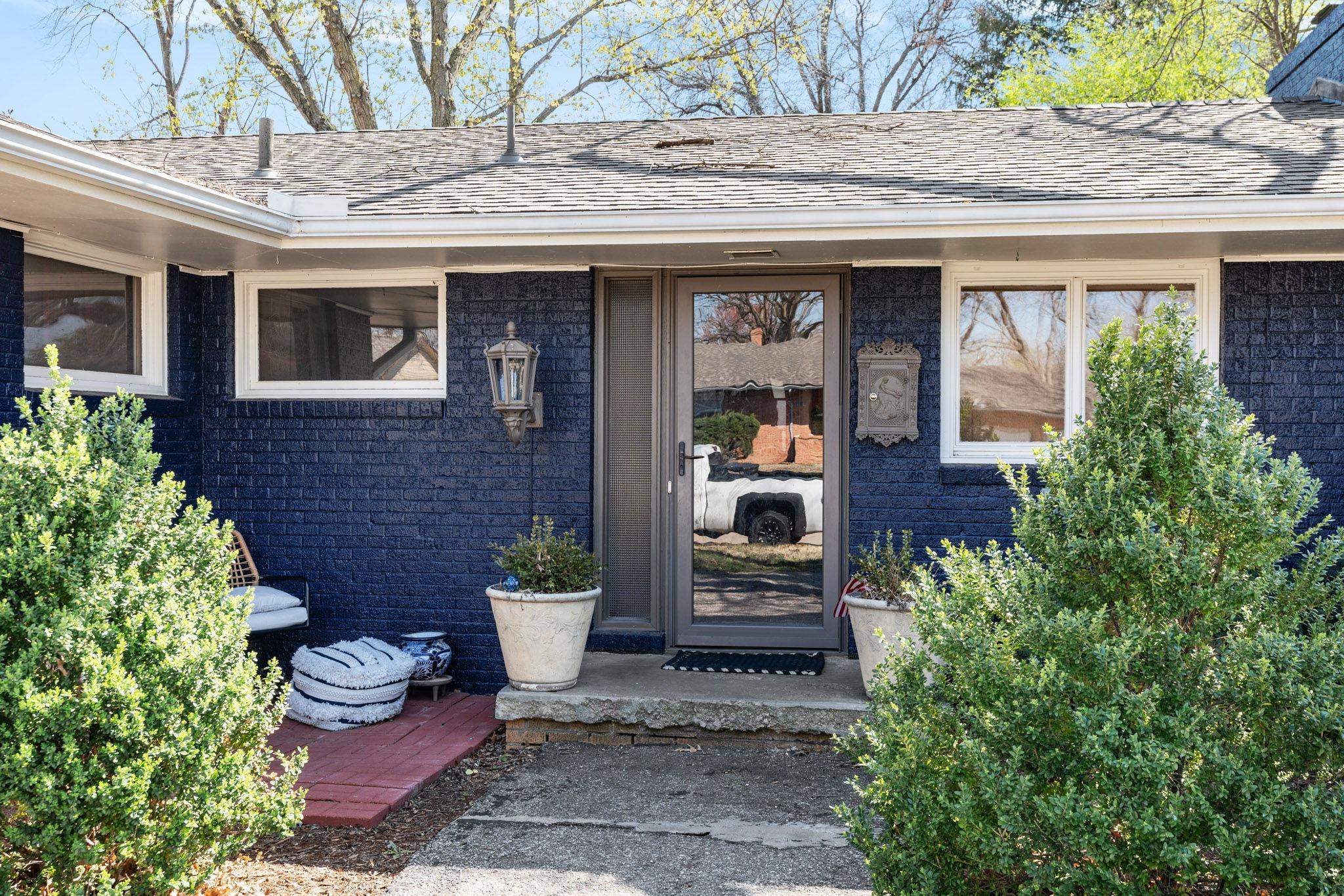 Wichita, Kansas 67208, United States, 3 Bedrooms Bedrooms, ,2 BathroomsBathrooms,Residential,Pending,62444