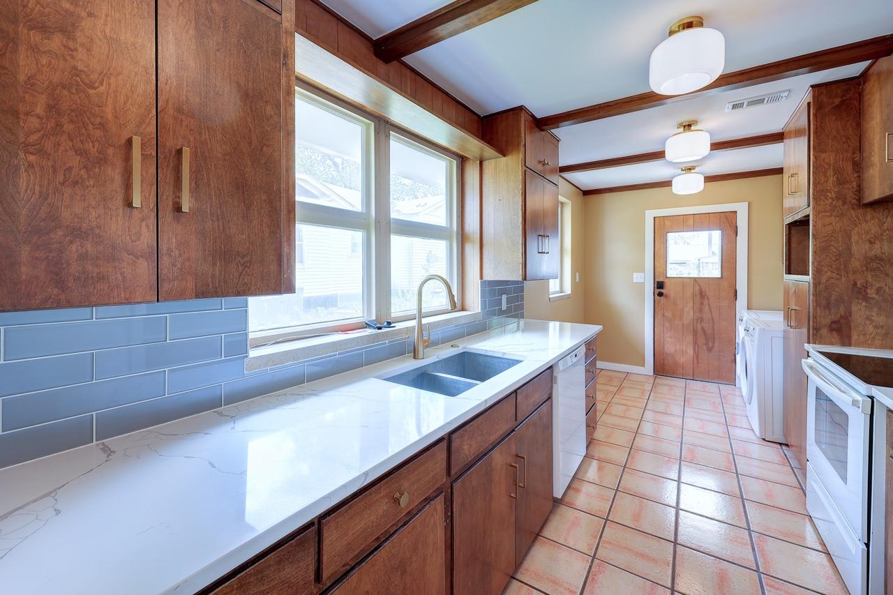 1005 E 15th Ave, Winfield, Kansas image 15