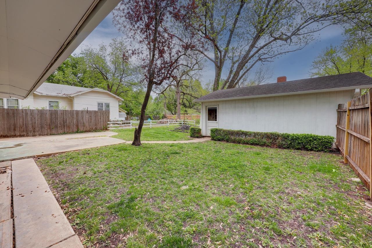 1005 E 15th Ave, Winfield, Kansas image 27