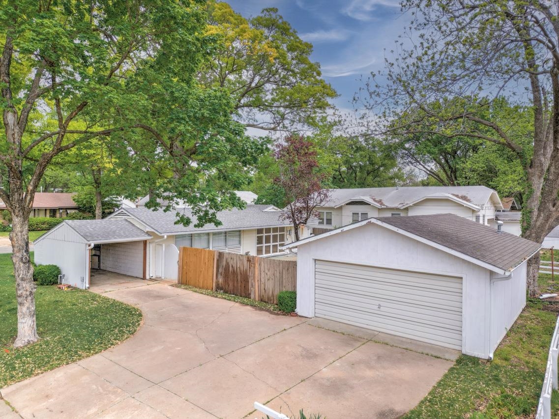 1005 E 15th Ave, Winfield, Kansas image 3