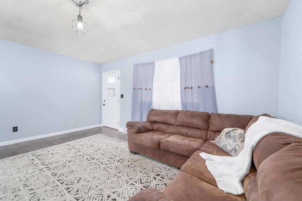 2474 S Bennett Ave, Wichita, Kansas image 5