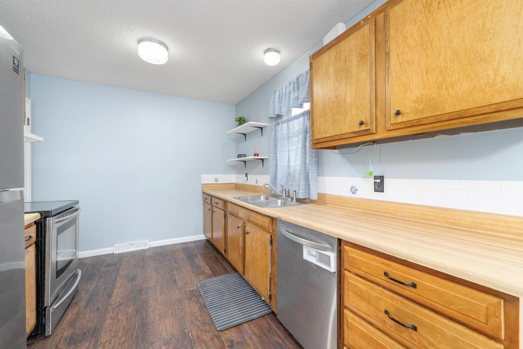 2474 S Bennett Ave, Wichita, Kansas image 10