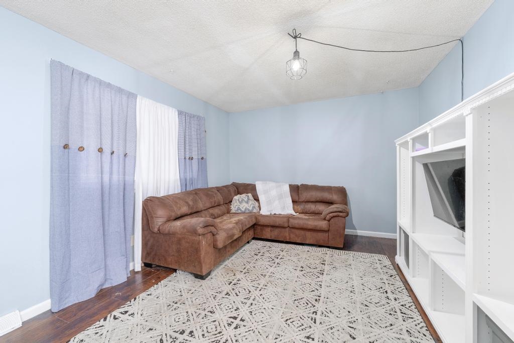 2474 S Bennett Ave, Wichita, Kansas image 7