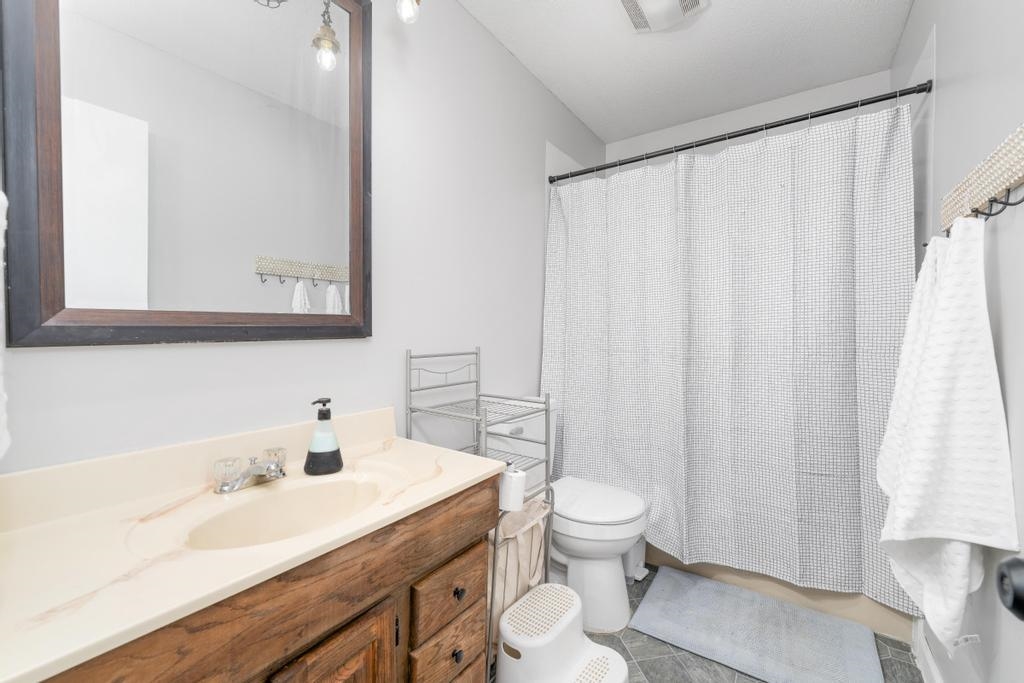 2474 S Bennett Ave, Wichita, Kansas image 15