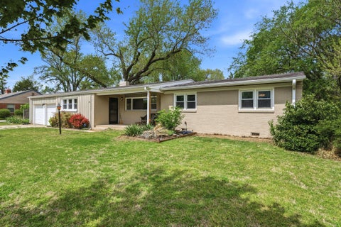 Homes For Sale - 18 W Rolling Hills Dr<br/> Wichita, KS 67212