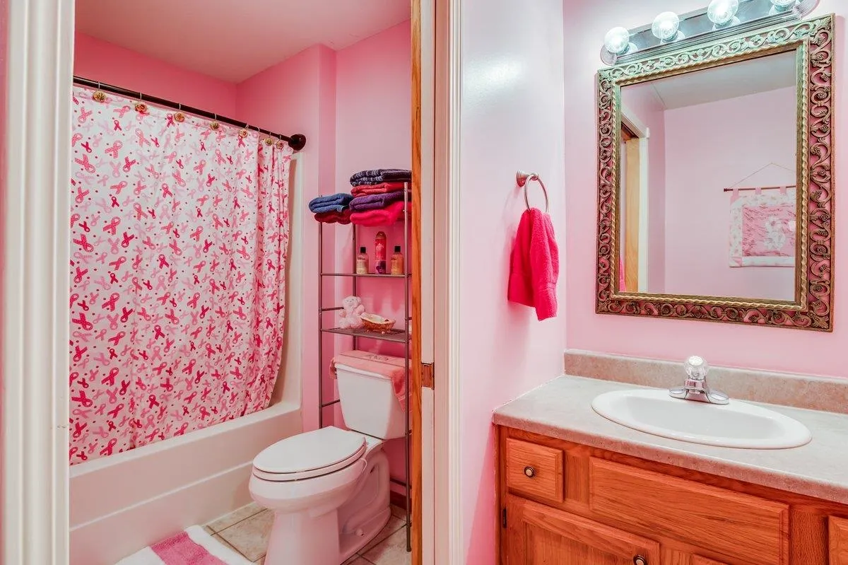 Derby, Kansas 67037, United States, 3 Bedrooms Bedrooms, ,3 BathroomsBathrooms,Residential,Active,93876