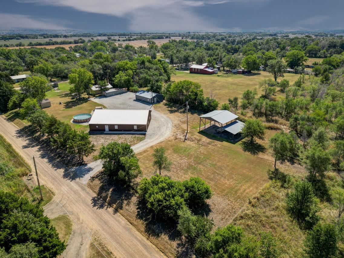 9239 202nd Rd, Winfield, Kansas image 1