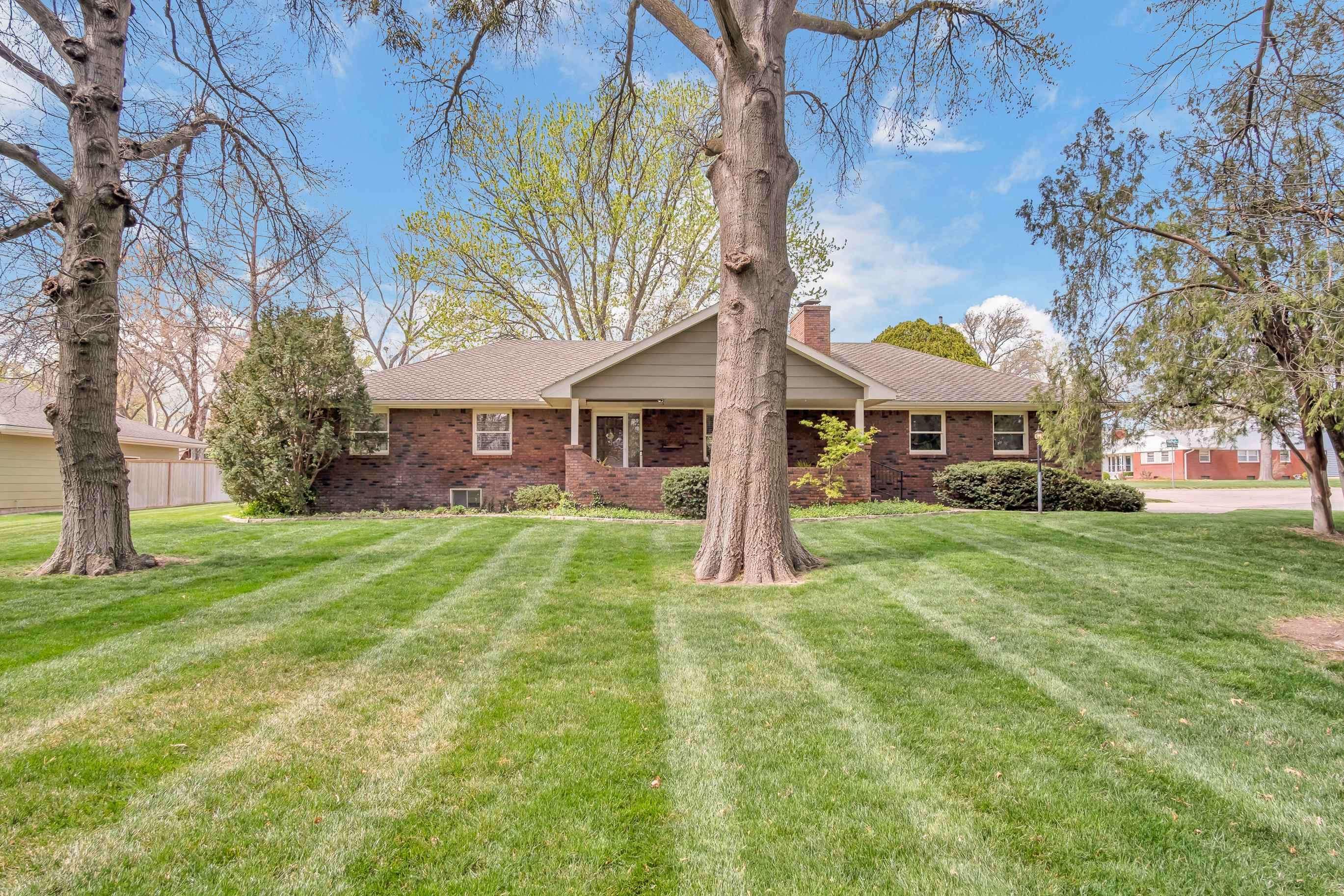 923 Santa Fe St, Newton, Kansas image 2