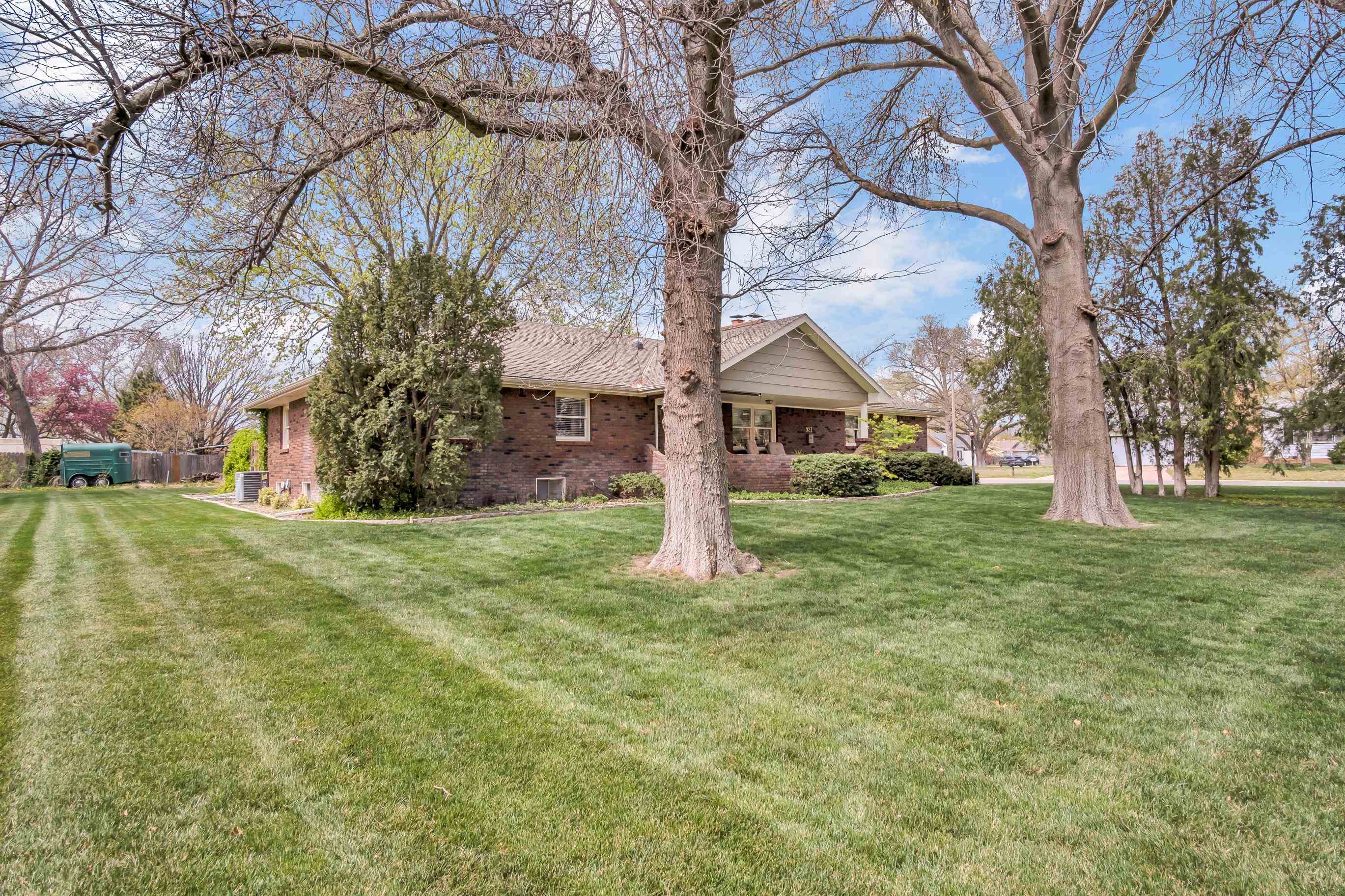 923 Santa Fe St, Newton, Kansas image 3