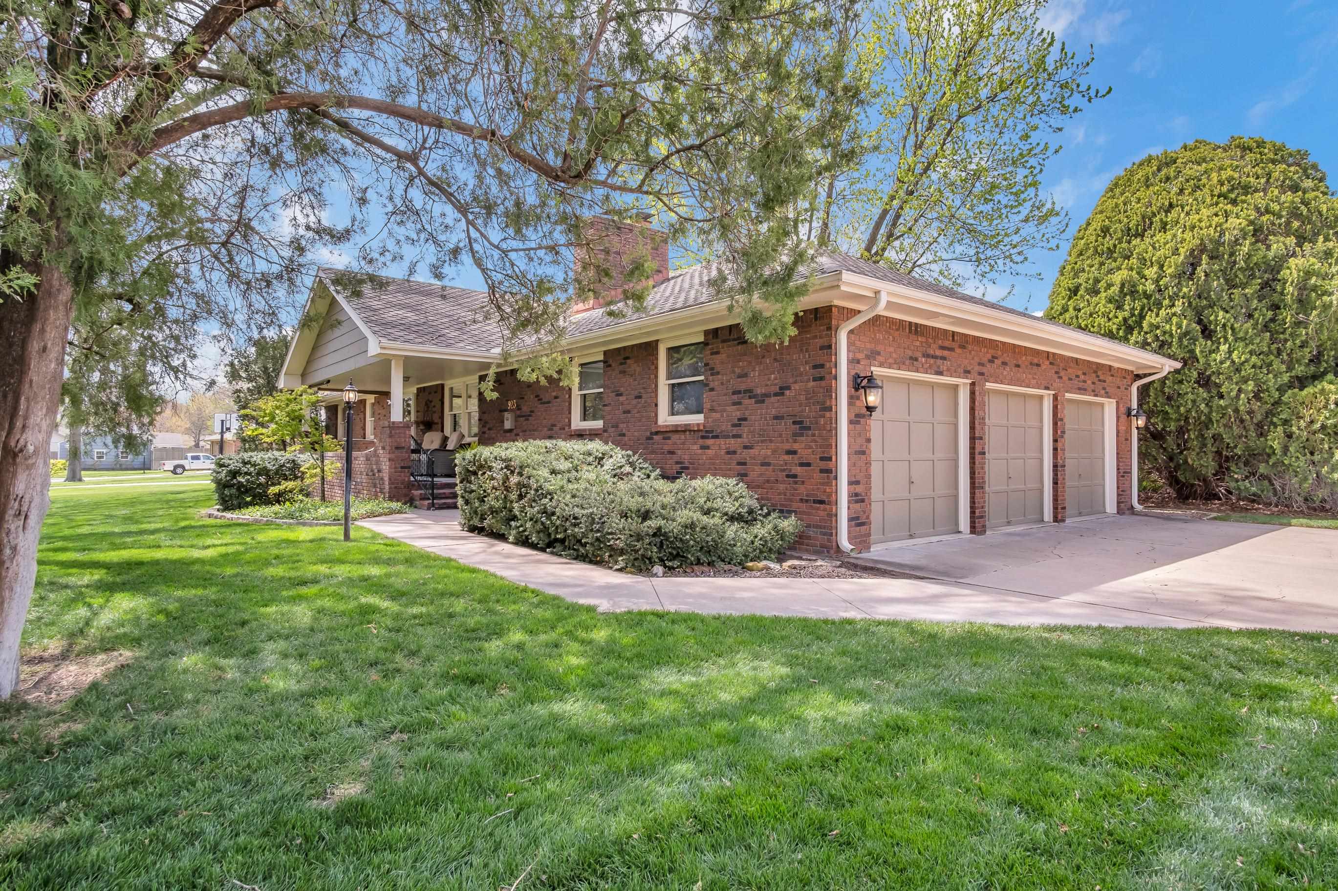 923 Santa Fe St, Newton, Kansas image 4
