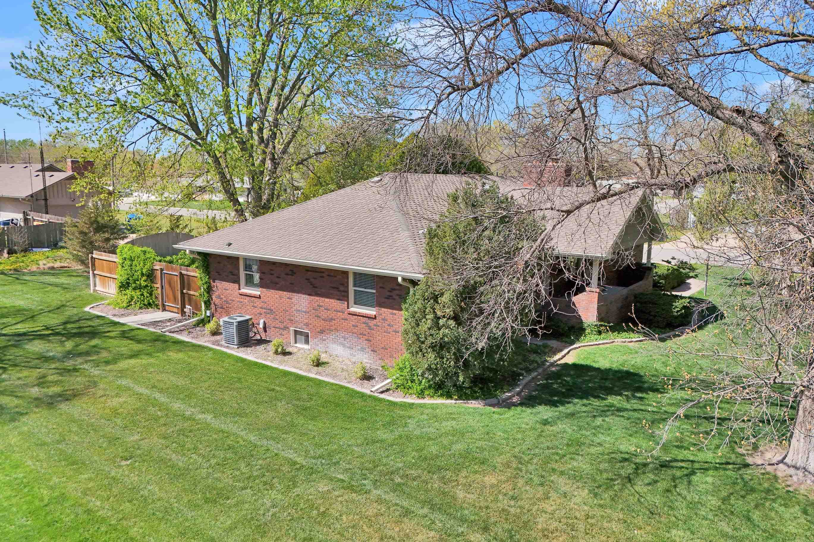 923 Santa Fe St, Newton, Kansas image 32