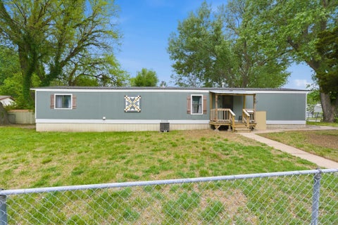 Homes For Sale - 5036 S Broadview Ct<br/> Wichita, KS 67210