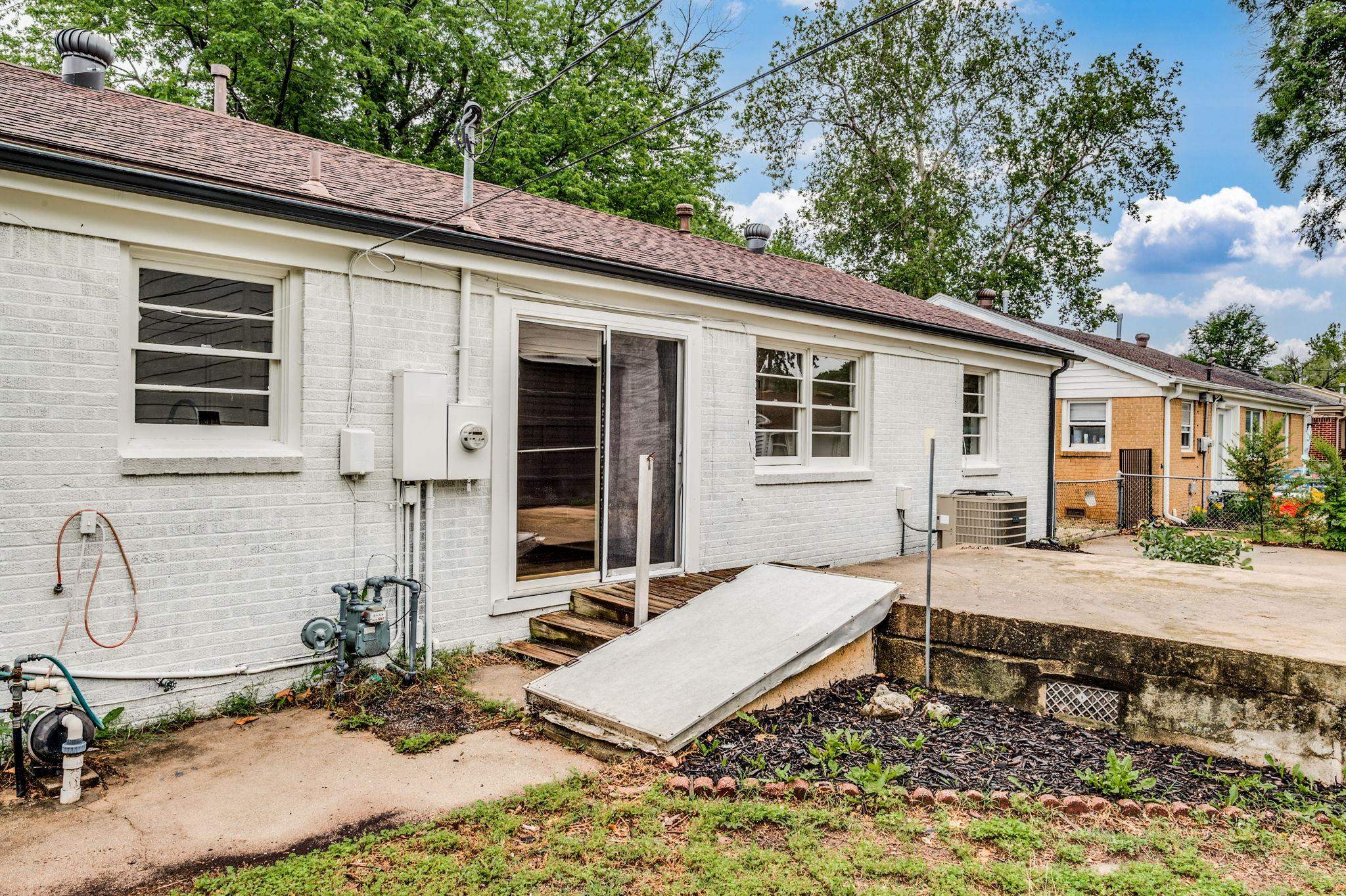 215 Hungerford Ave, Haysville, Kansas image 27