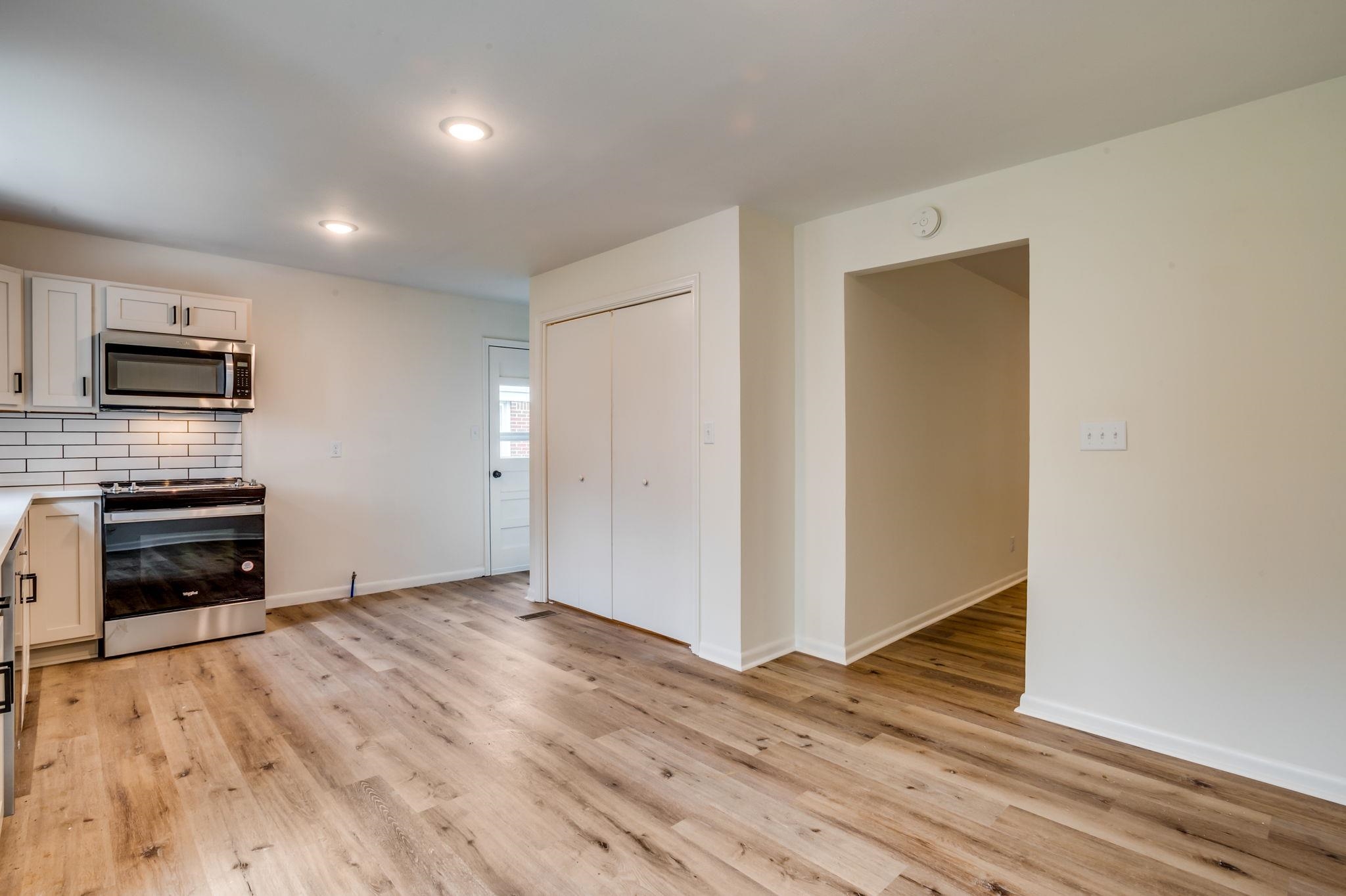 215 Hungerford Ave, Haysville, Kansas image 12