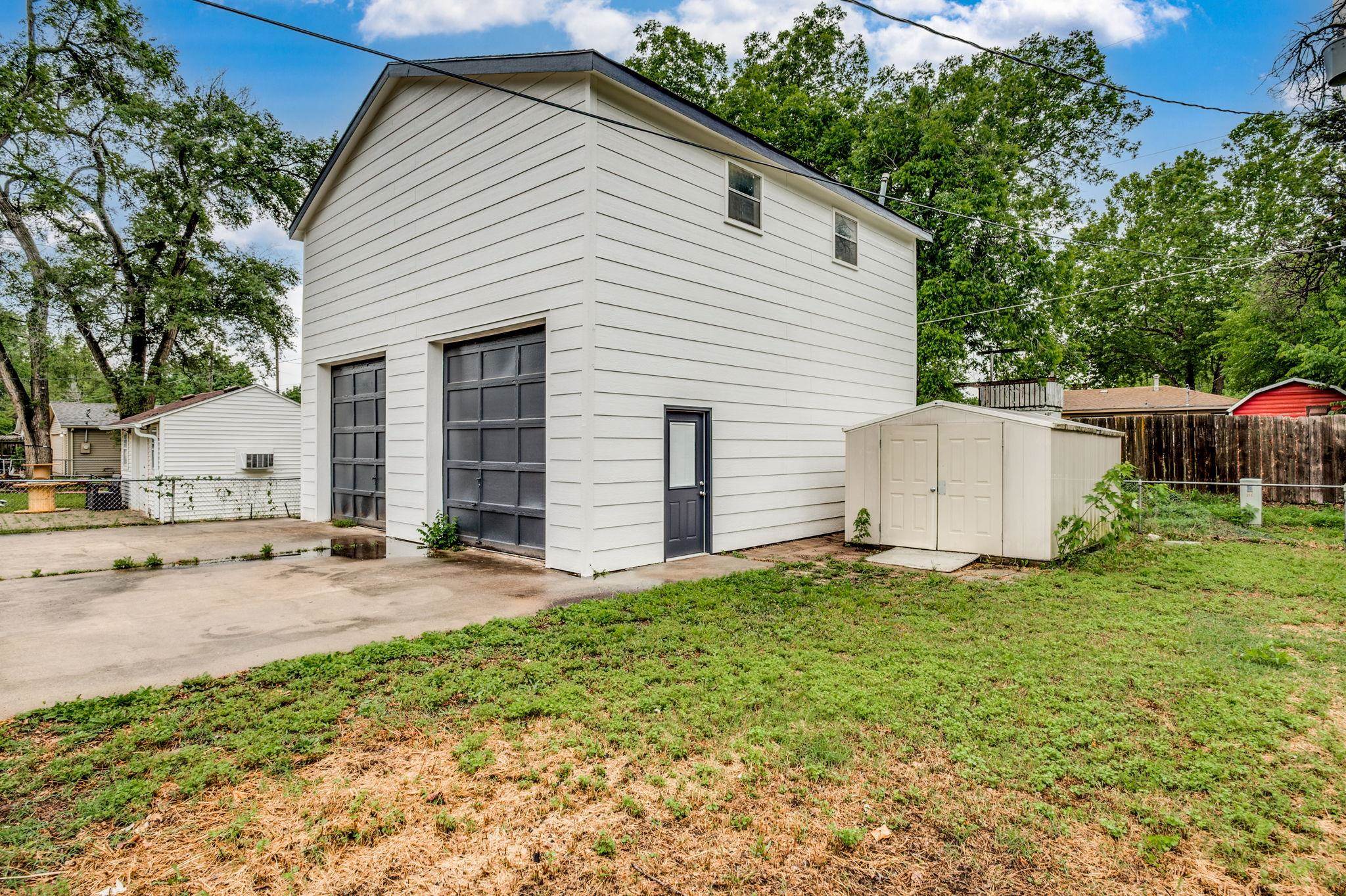 215 Hungerford Ave, Haysville, Kansas image 23