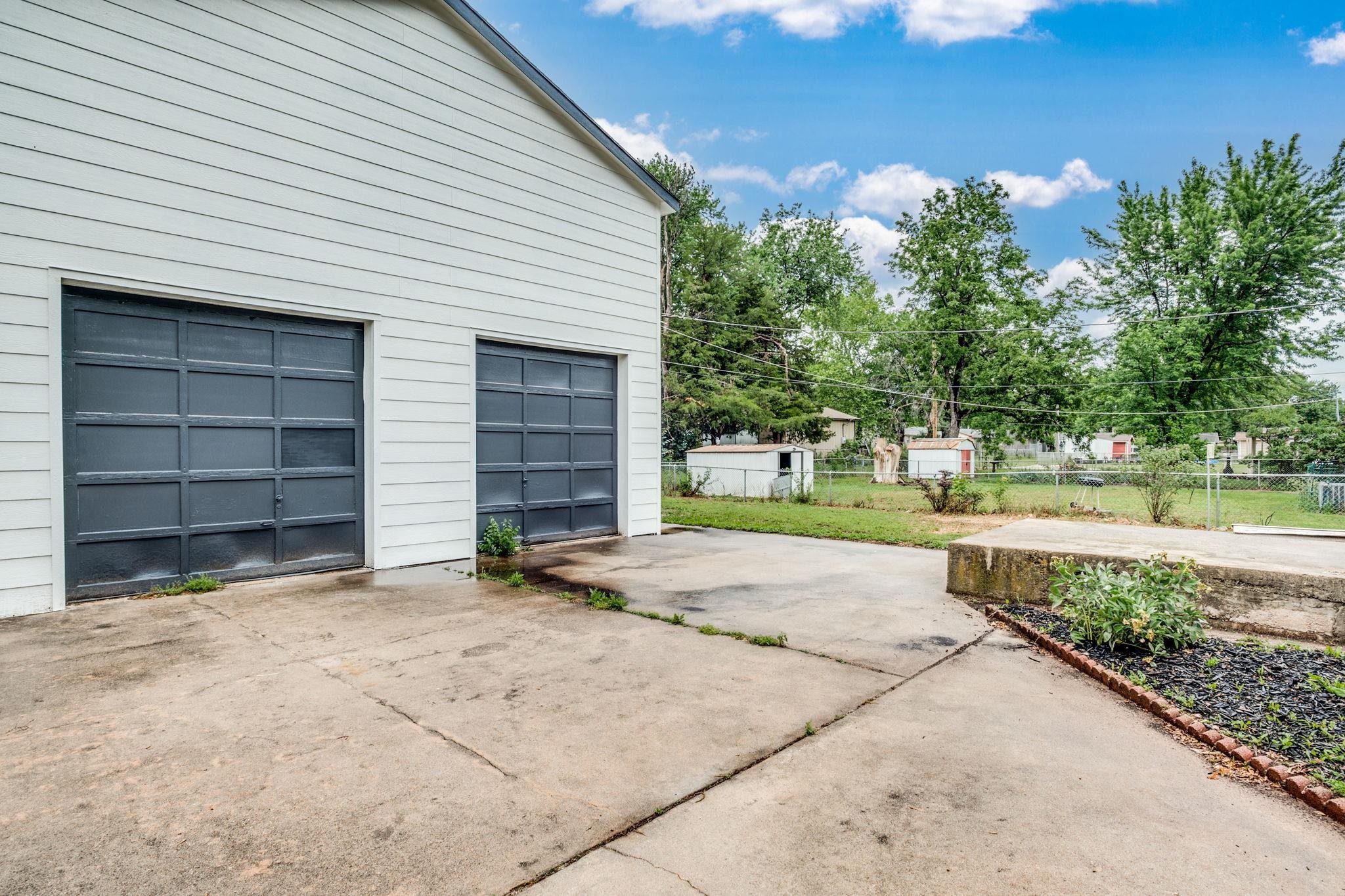 215 Hungerford Ave, Haysville, Kansas image 3