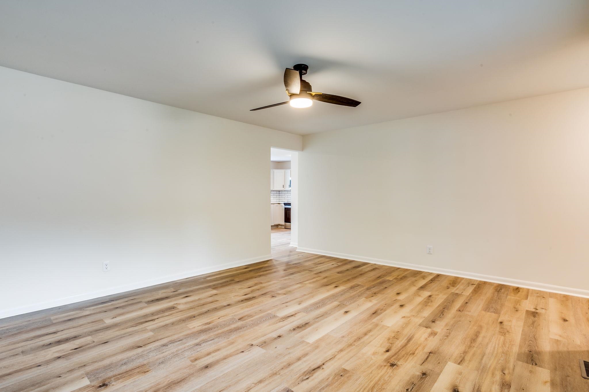 215 Hungerford Ave, Haysville, Kansas image 7