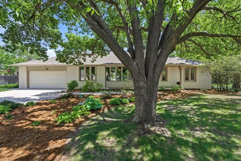 Homes For Sale - 2308 N Longwood Cir<br/> Sedgwick County, Wichita, KS 67226