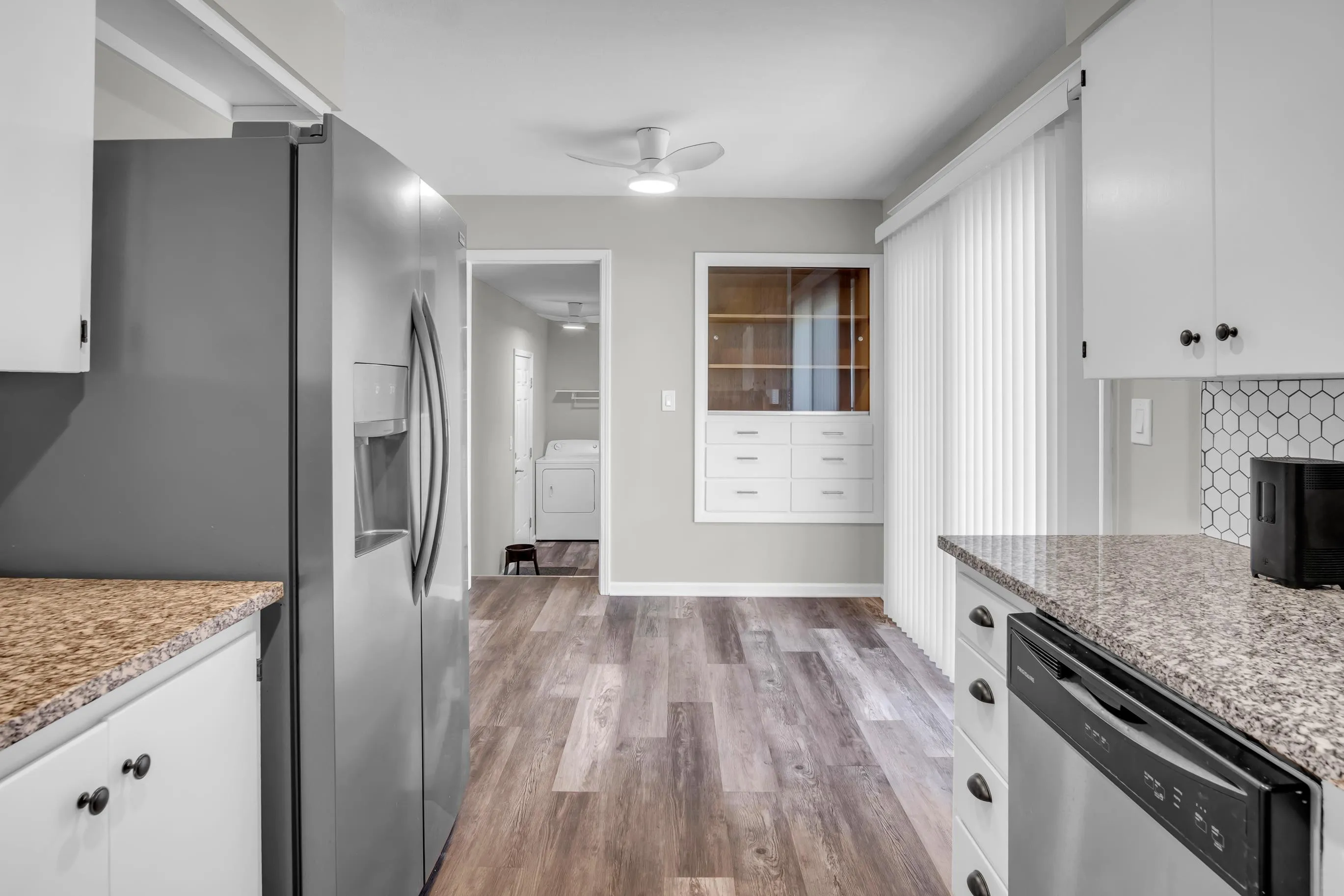 Newton, Kansas 67114, United States, 3 Bedrooms Bedrooms, ,2 BathroomsBathrooms,Residential,Active,178537