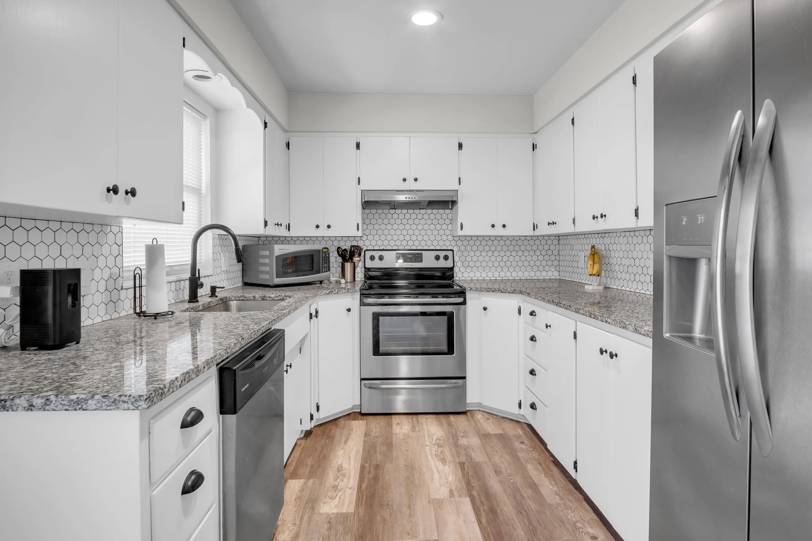 Newton, Kansas 67114, United States, 3 Bedrooms Bedrooms, ,2 BathroomsBathrooms,Residential,Active,178537