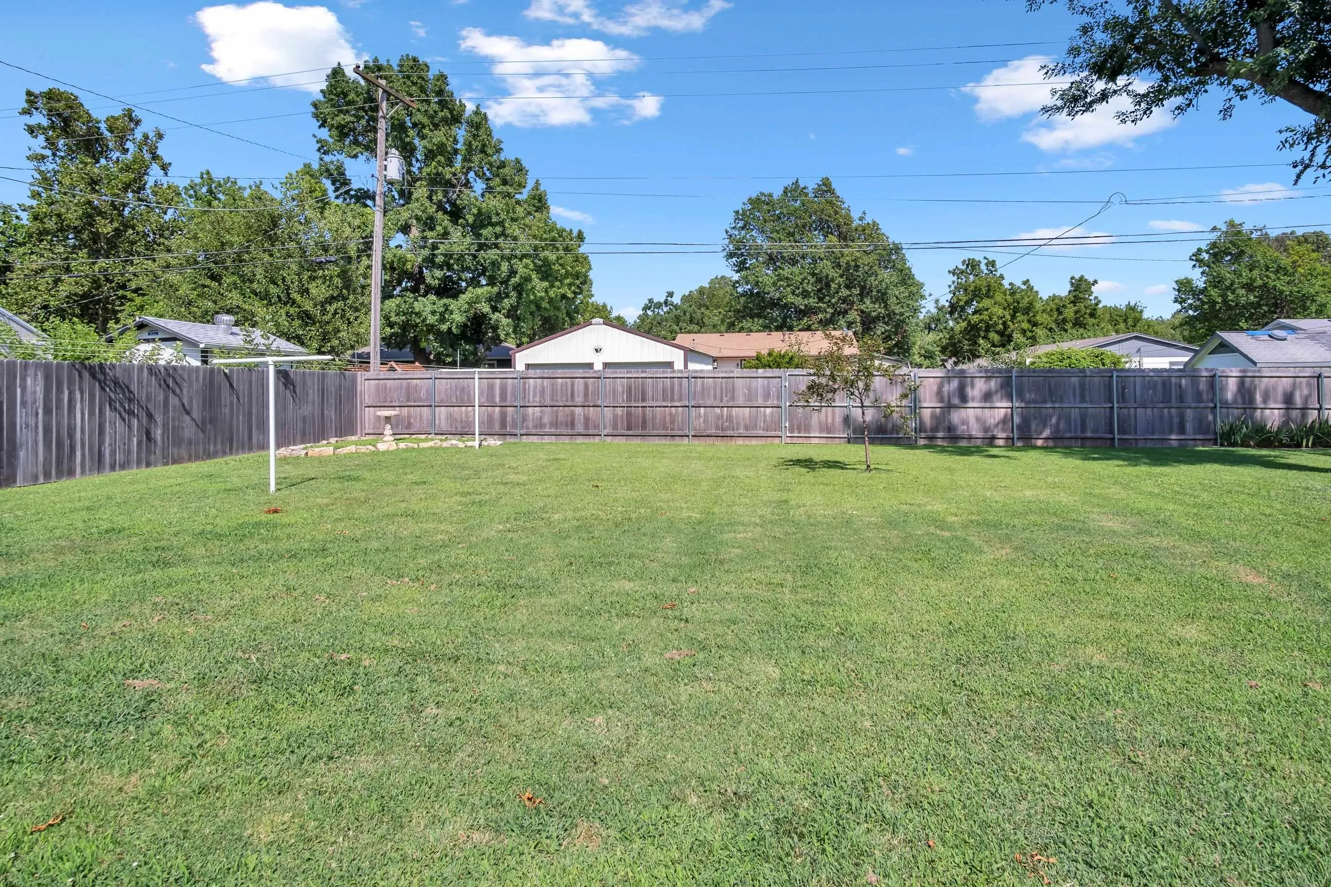 Newton, Kansas 67114, United States, 3 Bedrooms Bedrooms, ,2 BathroomsBathrooms,Residential,Active,178537