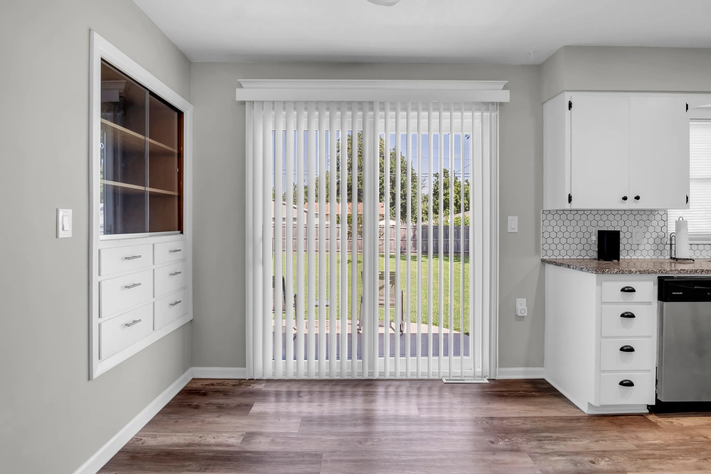 Newton, Kansas 67114, United States, 3 Bedrooms Bedrooms, ,2 BathroomsBathrooms,Residential,Active,178537