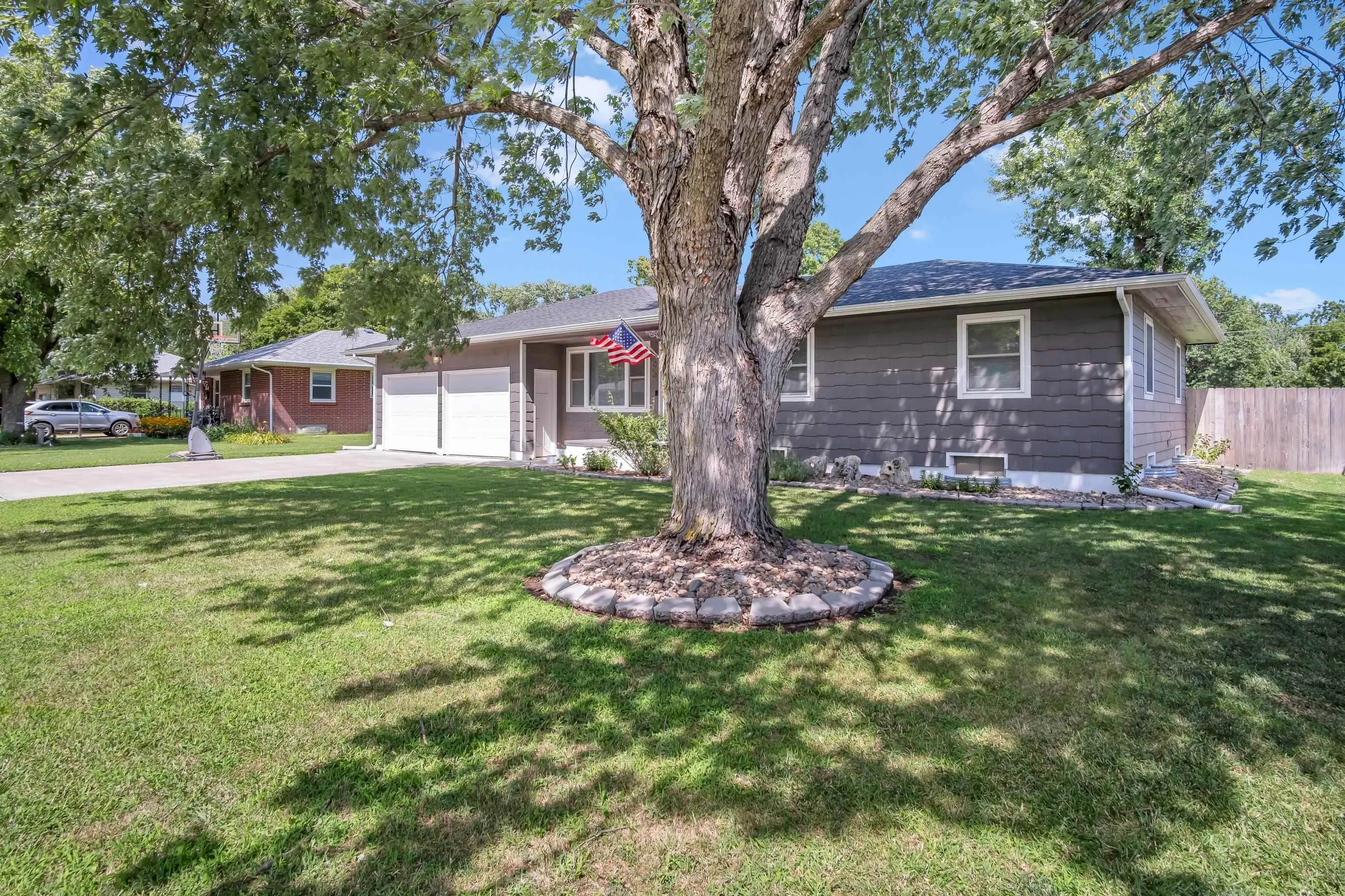 Newton, Kansas 67114, United States, 3 Bedrooms Bedrooms, ,2 BathroomsBathrooms,Residential,Active,178537