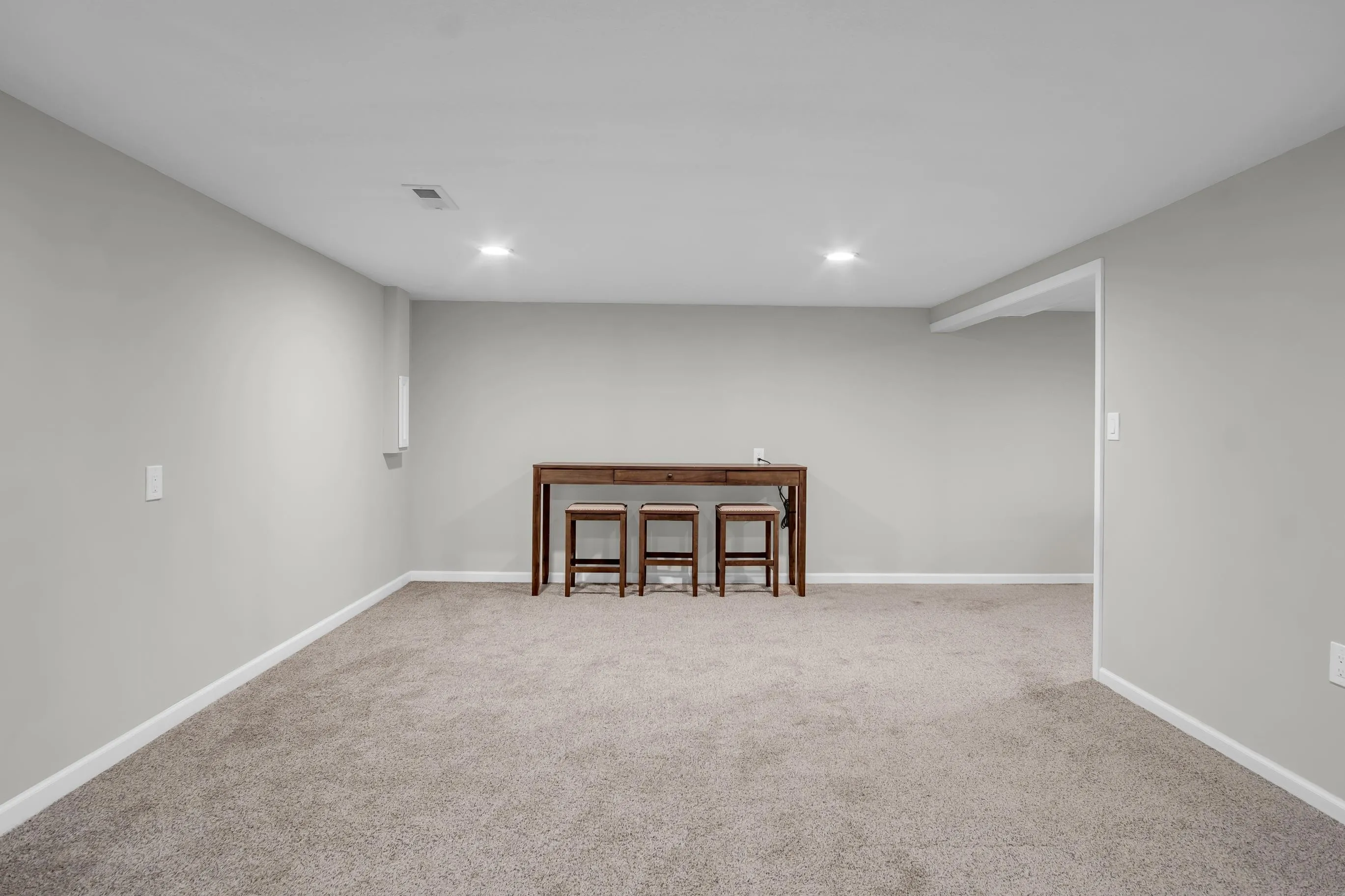 Newton, Kansas 67114, United States, 3 Bedrooms Bedrooms, ,2 BathroomsBathrooms,Residential,Active,178537