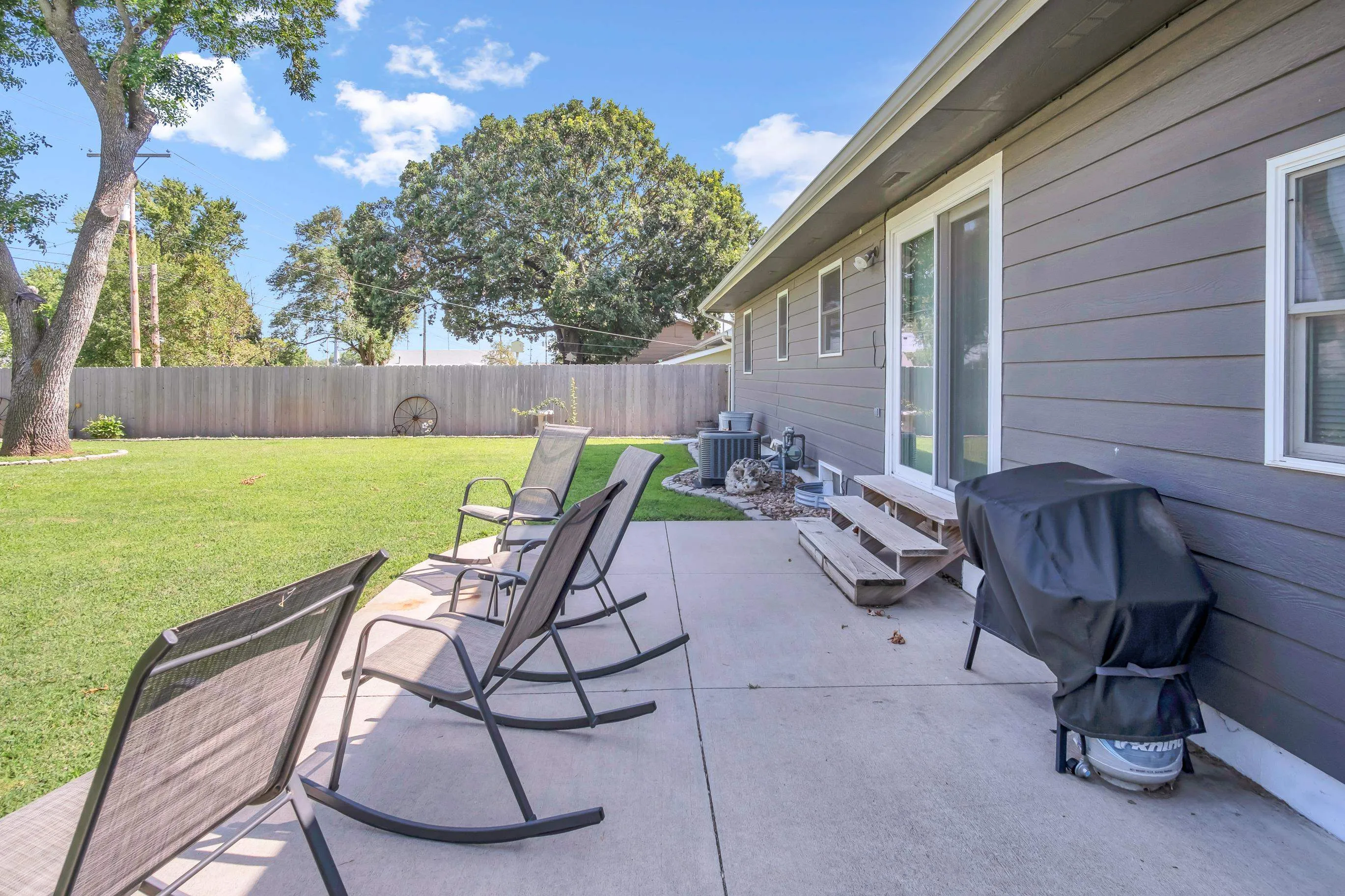 Newton, Kansas 67114, United States, 3 Bedrooms Bedrooms, ,2 BathroomsBathrooms,Residential,Active,178537