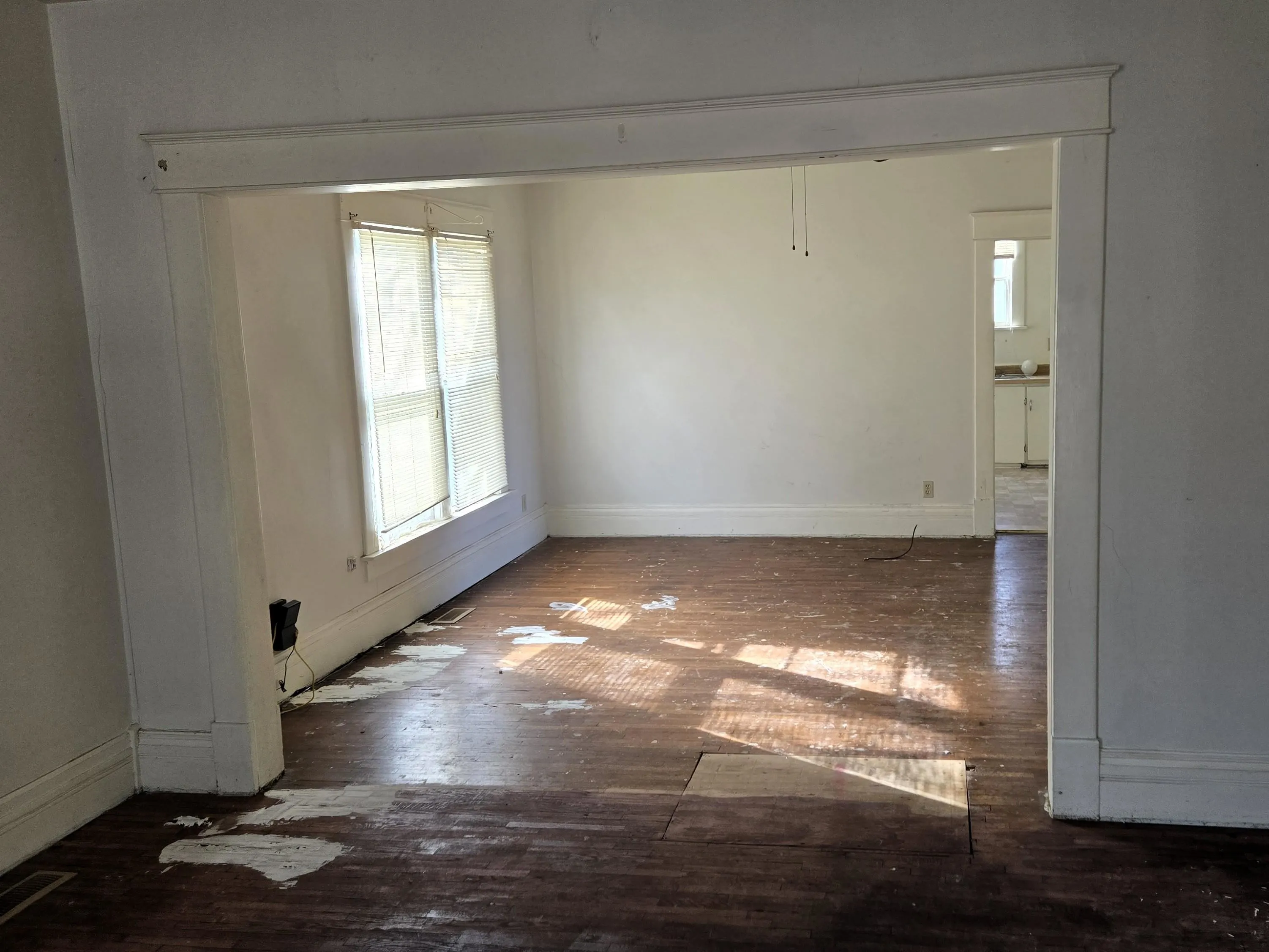 Wellington, Kansas 67152, United States, 3 Bedrooms Bedrooms, ,1 BathroomBathrooms,Residential,Pending,246823