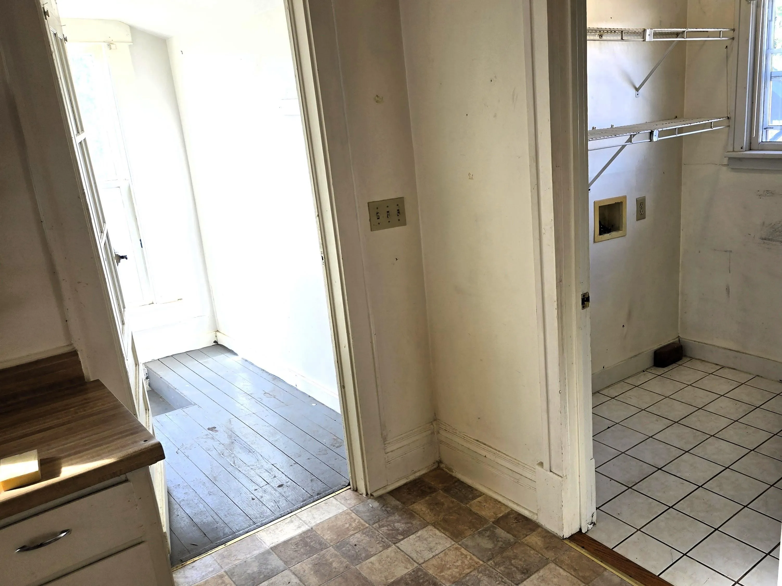 Wellington, Kansas 67152, United States, 3 Bedrooms Bedrooms, ,1 BathroomBathrooms,Residential,Pending,246823