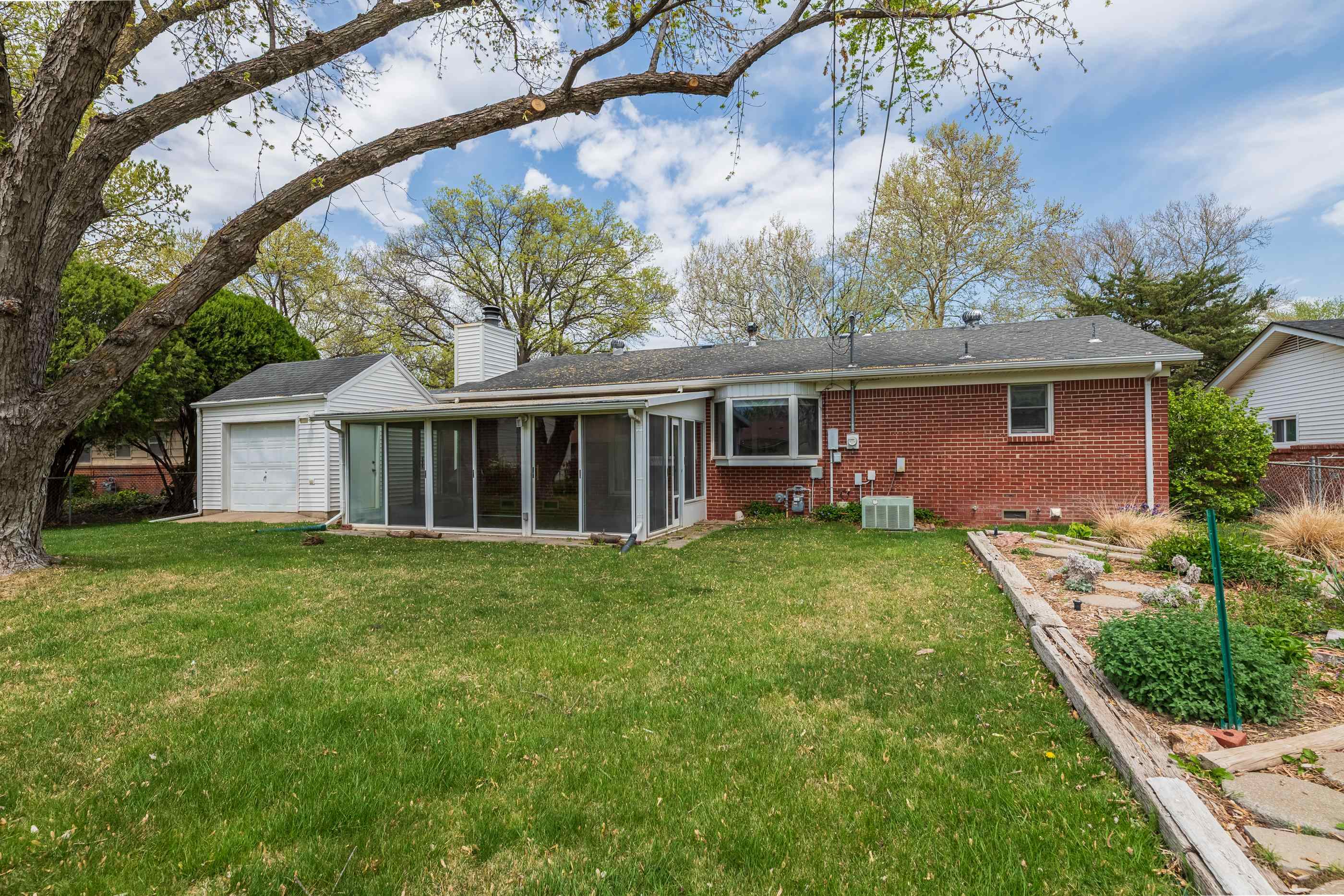 9201 W Hickory Ln, Wichita, Kansas image 27