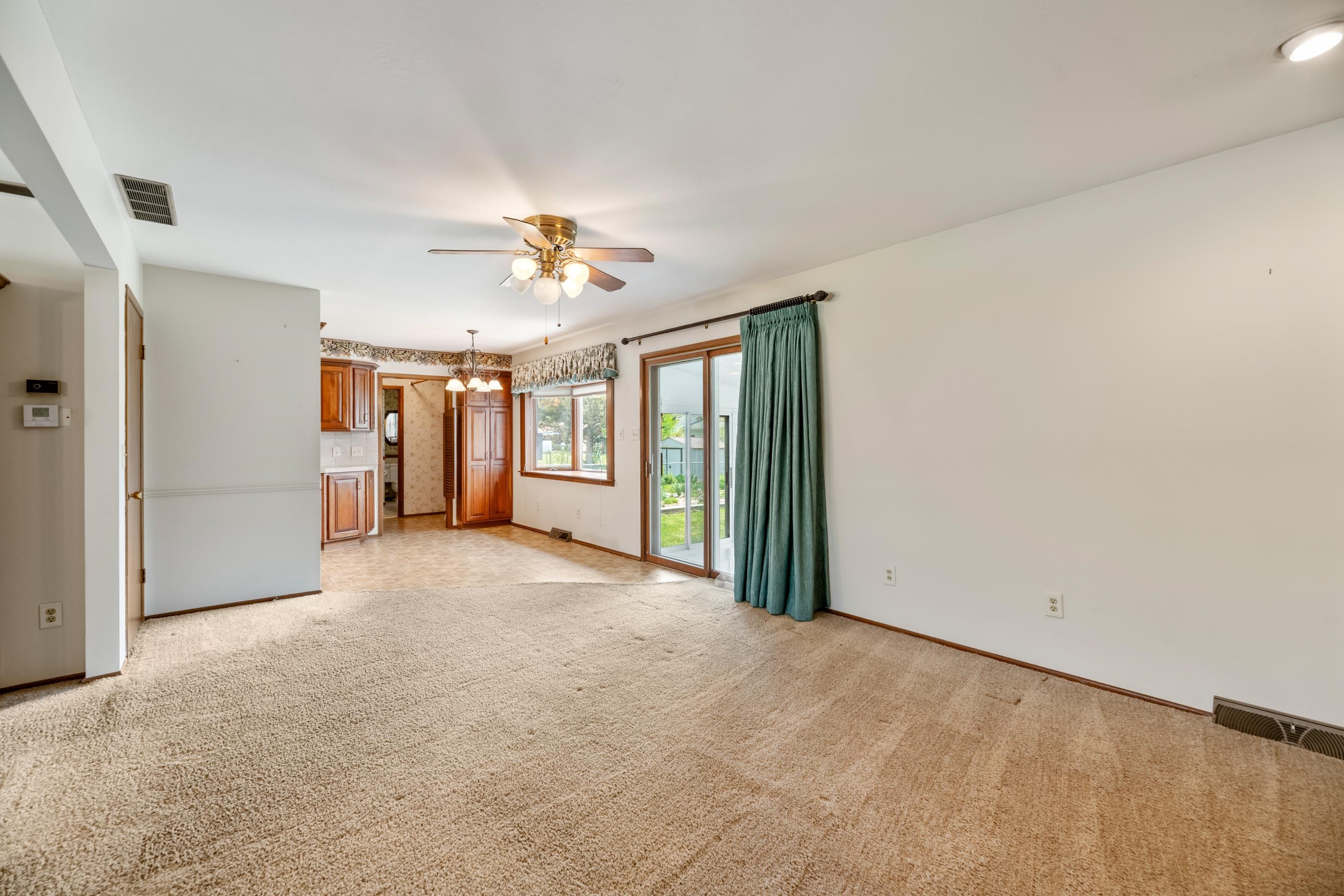 9201 W Hickory Ln, Wichita, Kansas image 6