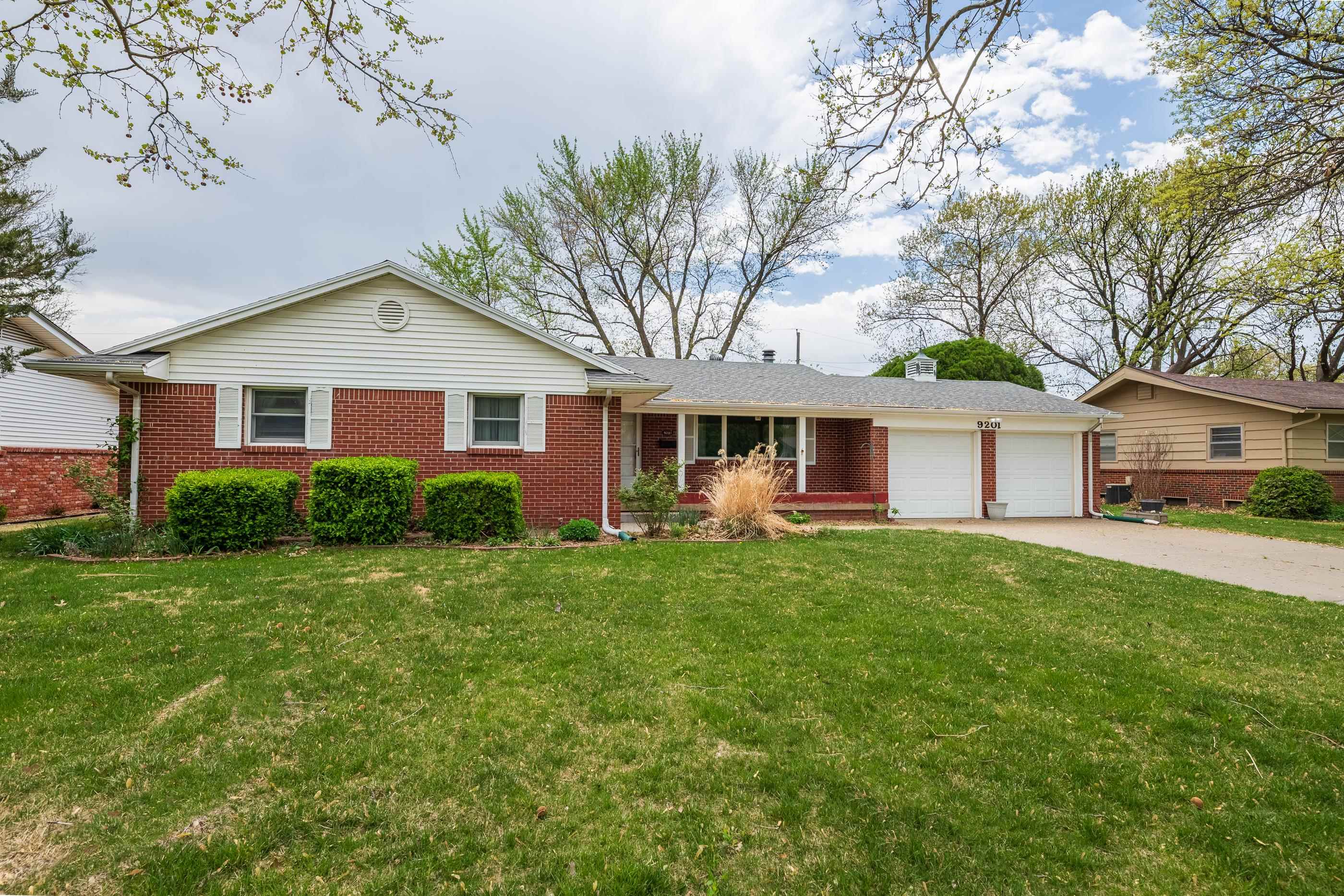9201 W Hickory Ln, Wichita, Kansas image 33