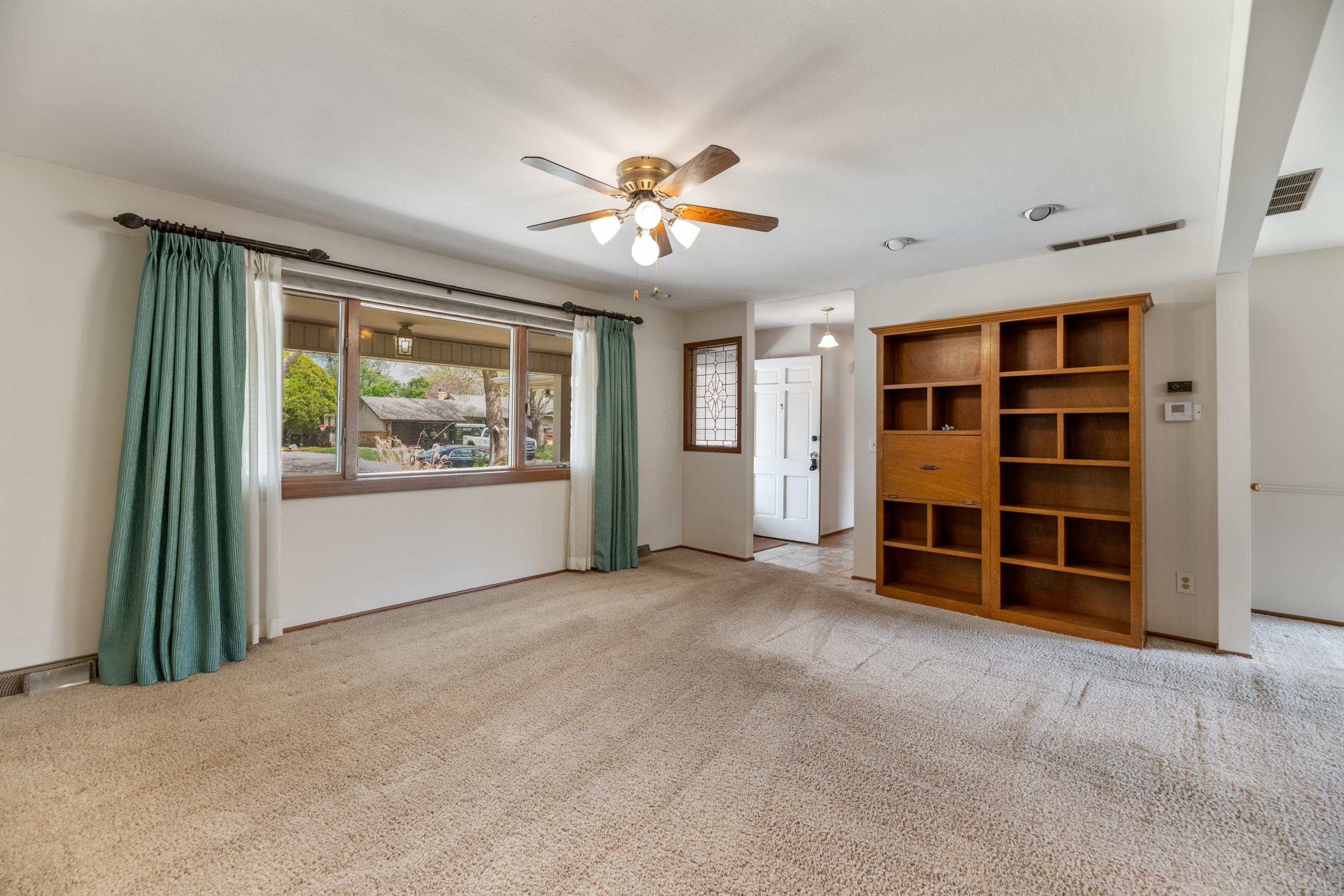9201 W Hickory Ln, Wichita, Kansas image 4