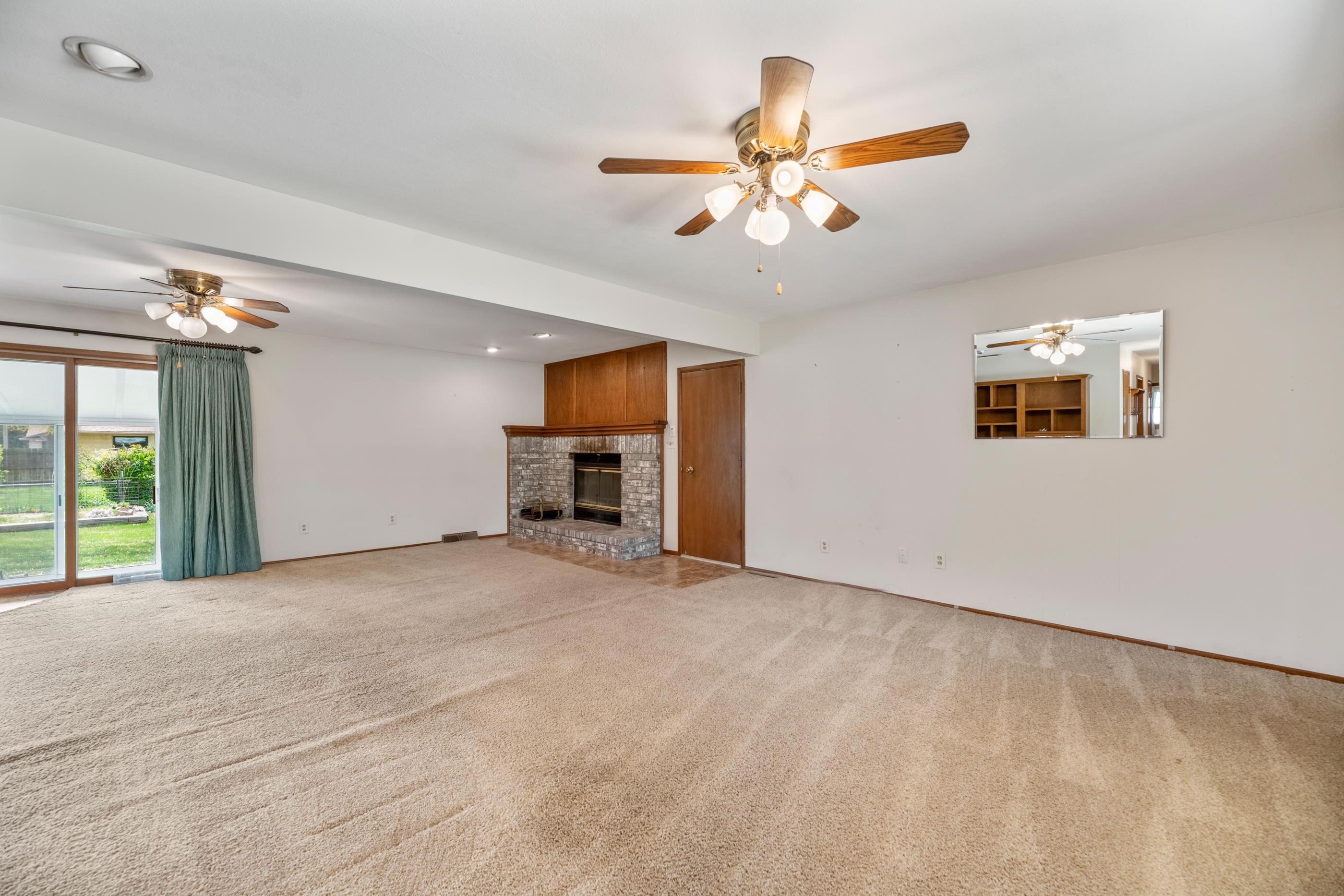 9201 W Hickory Ln, Wichita, Kansas image 5