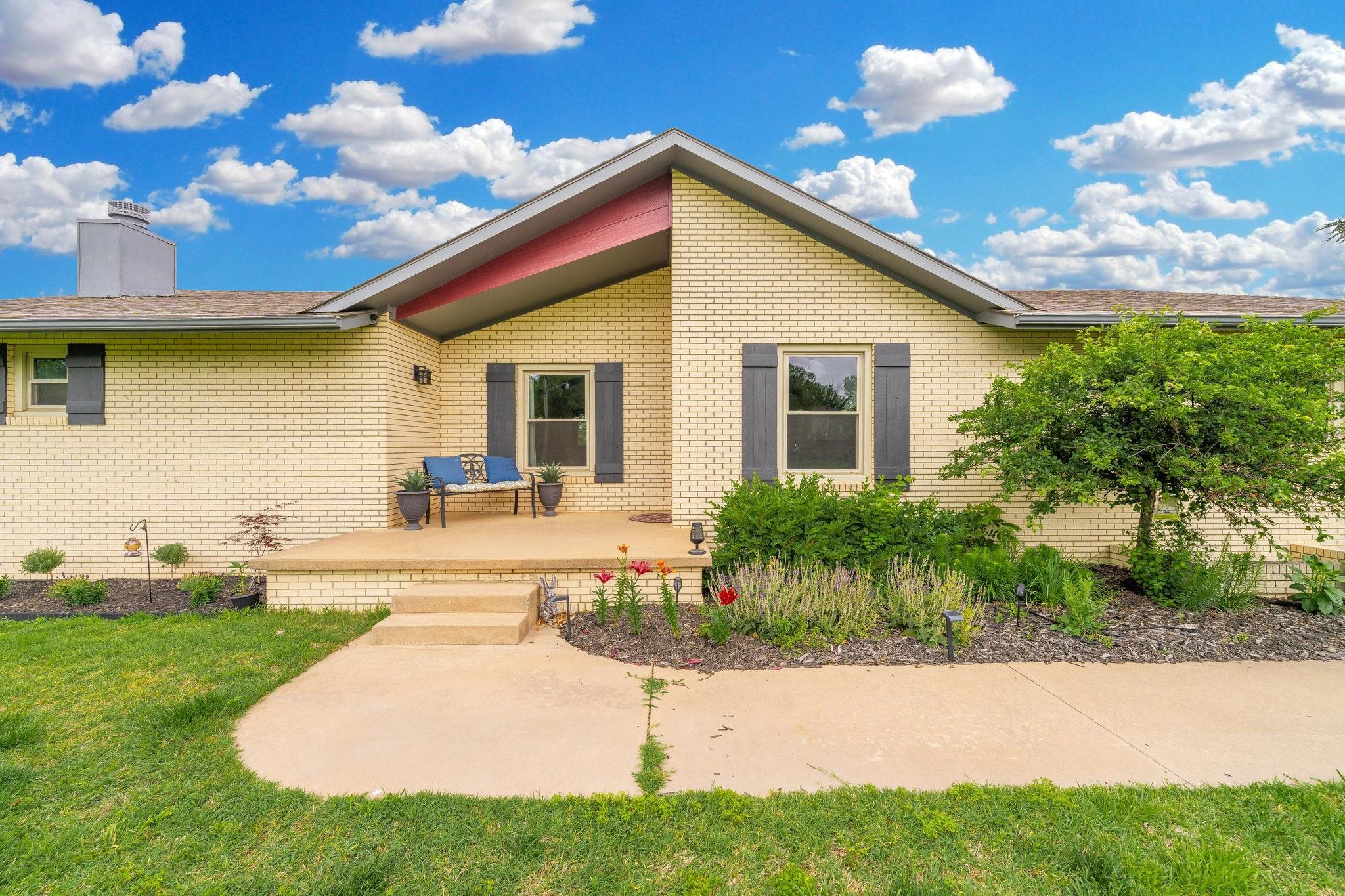 33 Crestway St, Wellington, Kansas image 2