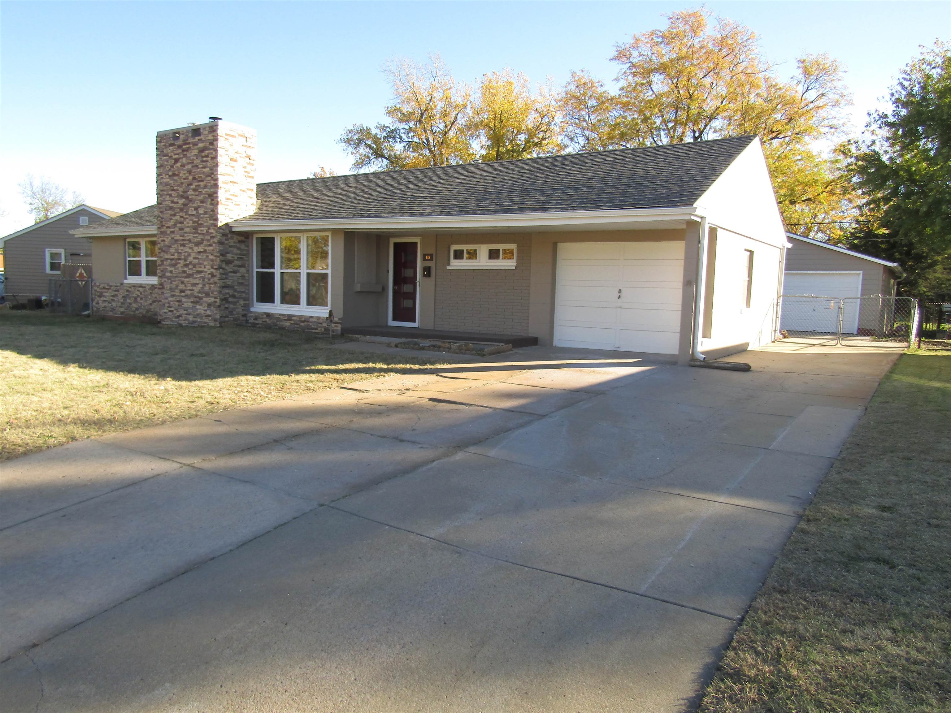 618 E Republic Ave, Salina, Kansas image 1