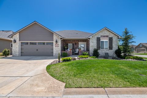 Townhouse For Sale - 3632 N Lakeway Ct<br/> Sedgwick County, Wichita, KS 67205