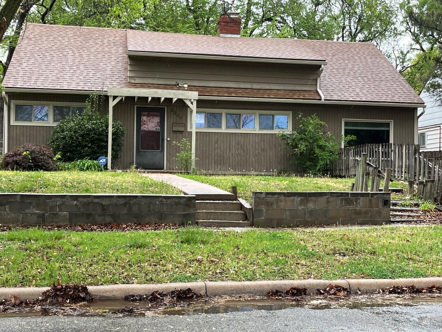 2207 S Pinecrest St, Wichita, Virginia image 2