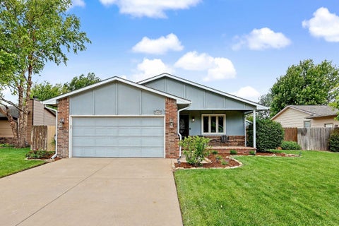 Homes For Sale - 2425 N Amarado St<br/> Wichita, KS 67205