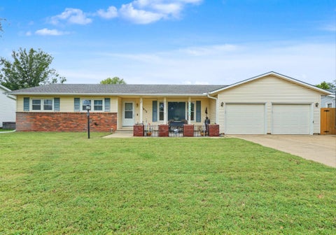Homes For Sale - 2612 Bret Ave<br/> Salina, KS 67401
