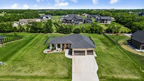 Homes For Sale - 317 N Sarah Ct<br/> Derby, KS 67037