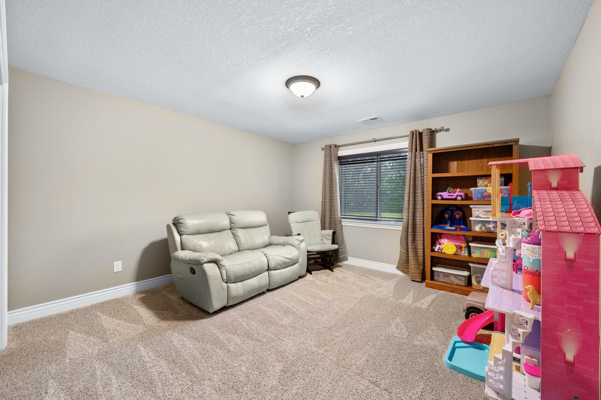 1332 S Gateway St, Wichita, Kansas image 28