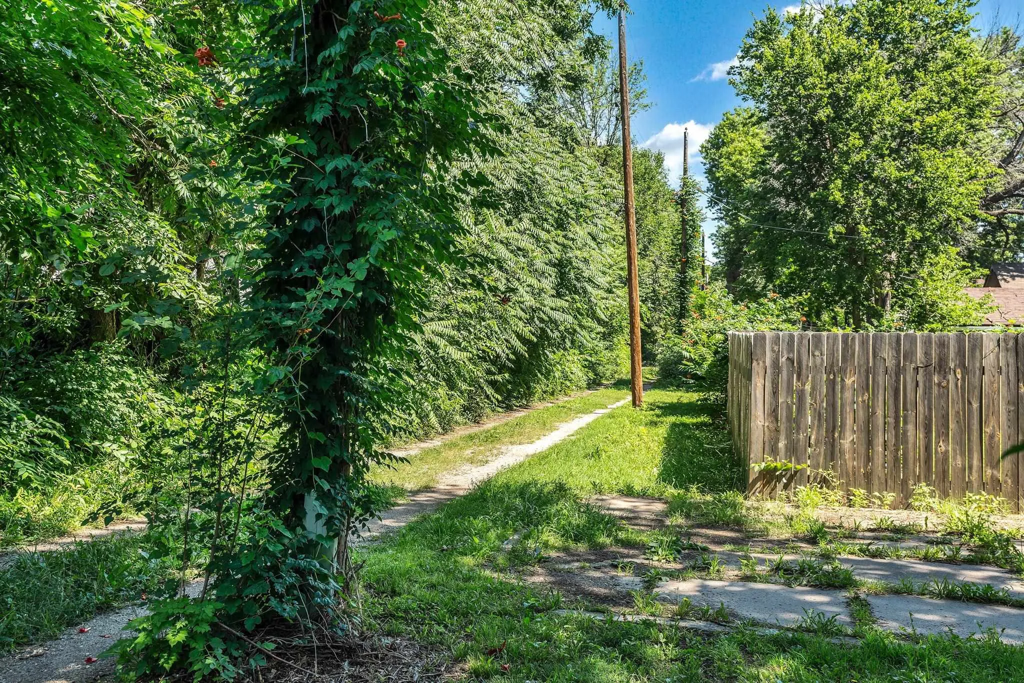 Wichita, Kansas 67214, United States, 3 Bedrooms Bedrooms, ,1 BathroomBathrooms,Residential,Pending,54962