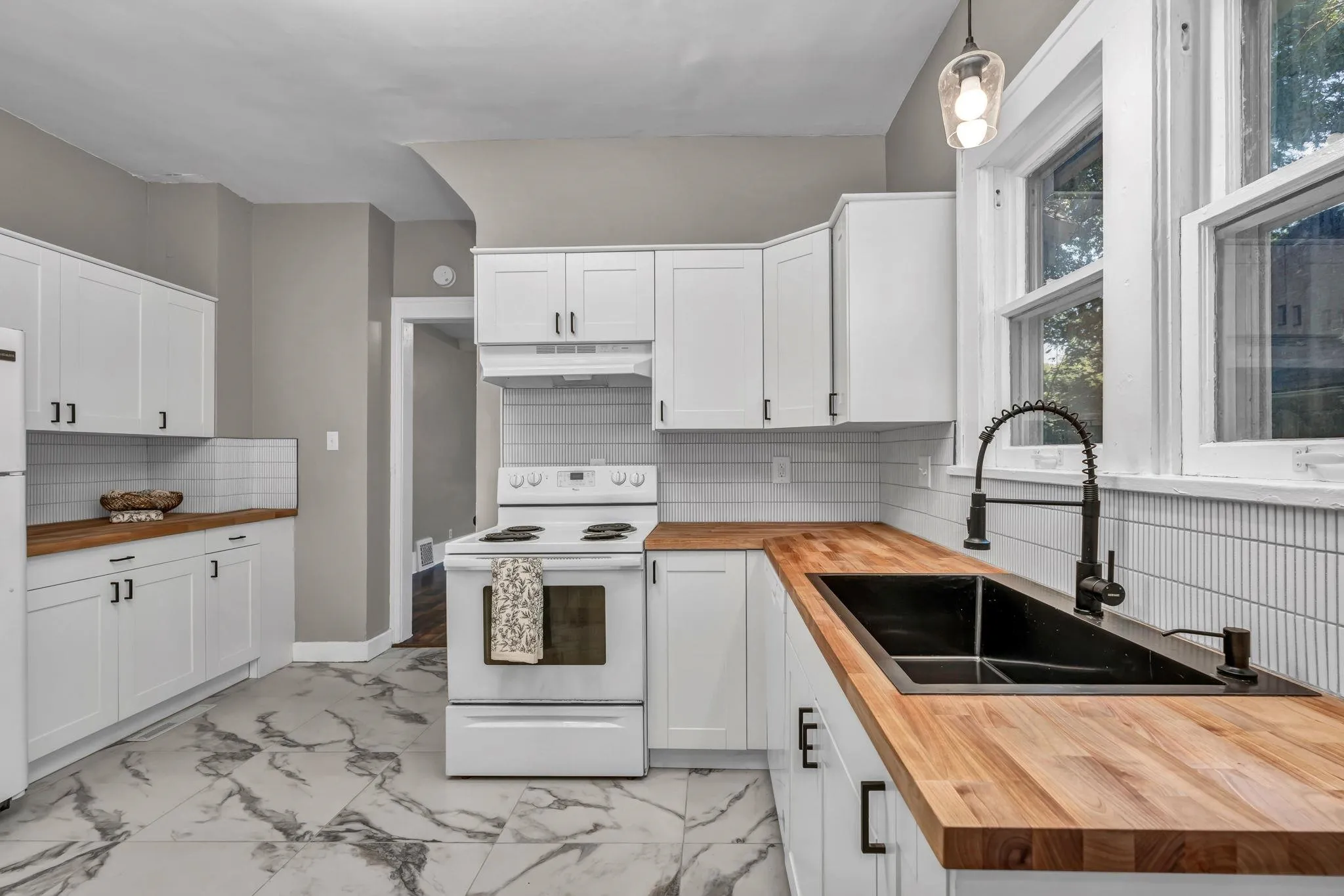 Wichita, Kansas 67214, United States, 3 Bedrooms Bedrooms, ,1 BathroomBathrooms,Residential,Pending,54962