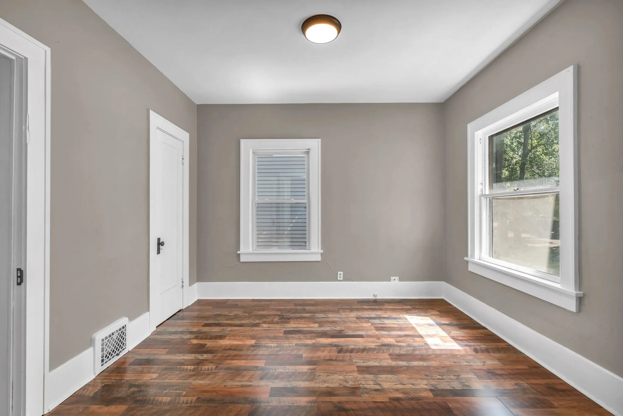 Wichita, Kansas 67214, United States, 3 Bedrooms Bedrooms, ,1 BathroomBathrooms,Residential,Pending,54962