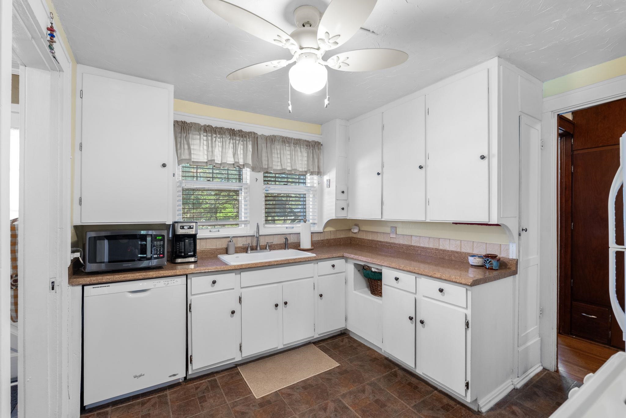 407 N Clifton Ave, Wichita, Kansas image 13