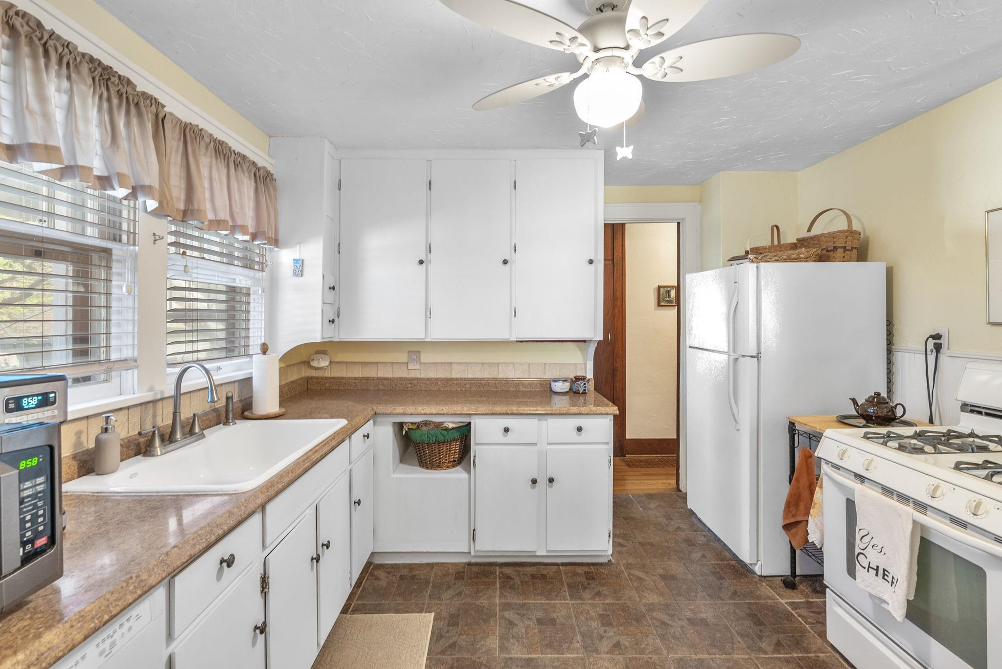 407 N Clifton Ave, Wichita, Kansas image 14